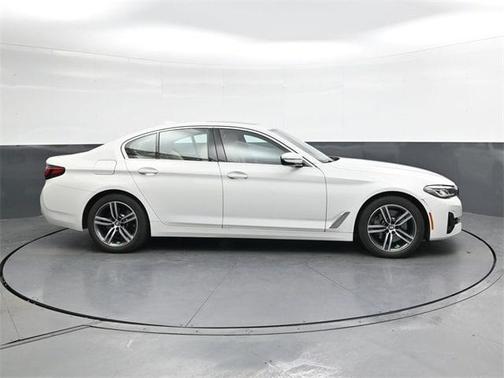 2023 BMW 530 i
