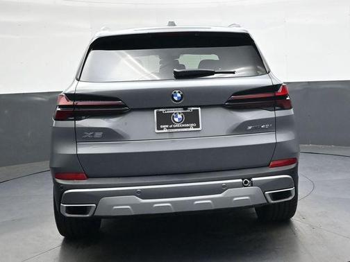 Gray Metallic 2026 BMW X5 sDrive40i