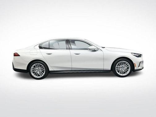 2025 BMW 530 i xDrive