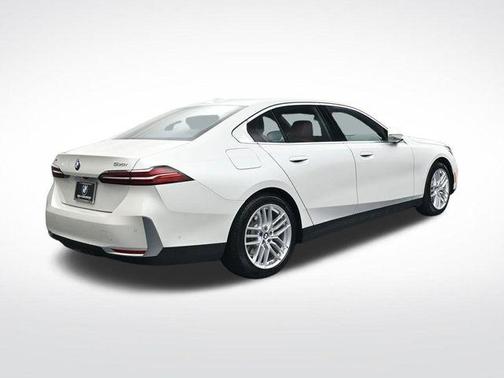 2025 BMW 530 i xDrive