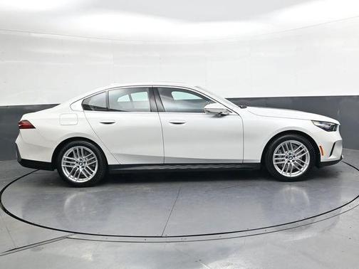 2025 BMW 530 i xDrive