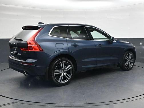 Denim Blue Metallic 2021 Volvo XC60 T5 Momentum