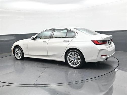 2024 BMW 330e 330e
