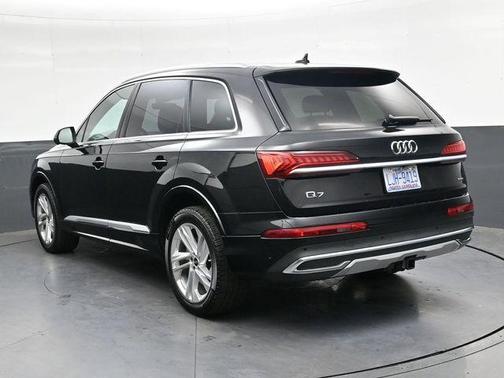 Mythos Black Metallic 2023 Audi Q7 55 Premium Plus