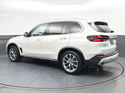 Alpine White 2024 BMW X5 xDrive40i