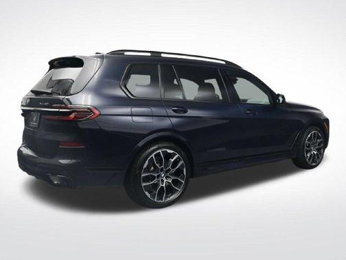 Carbon Black Metallic 2027 BMW X7 xDrive40i