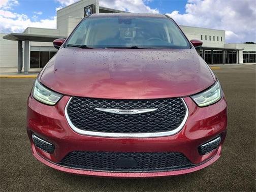 2023 Chrysler Pacifica Touring-L