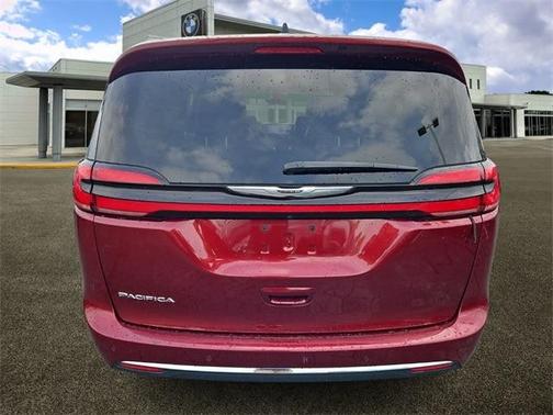 2023 Chrysler Pacifica Touring-L