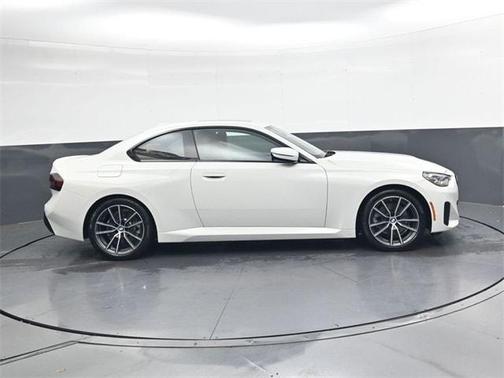 2024 BMW 230 i