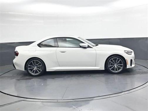 2024 BMW 230 i