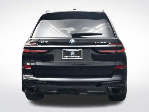 Black Sapphire Metallic 2027 BMW X7 xDrive40i