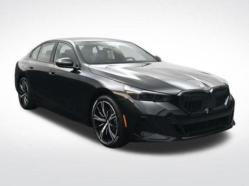 Black Sapphire Metallic 2027 BMW 550e 550E XDRIVE