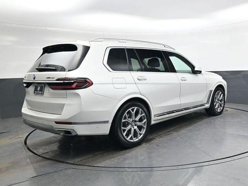 2025 BMW X7 xDrive40i