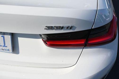 Alpine White 2019 BMW 330 i xDrive