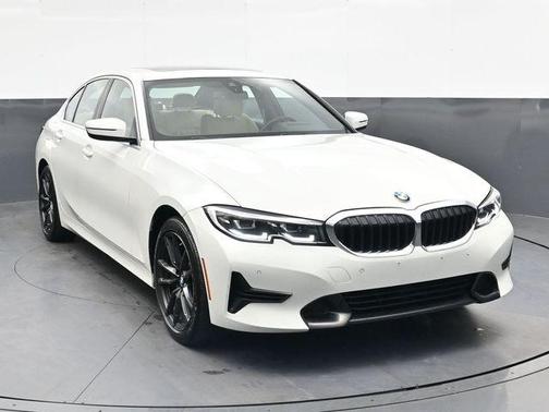 Alpine White 2019 BMW 330 i xDrive
