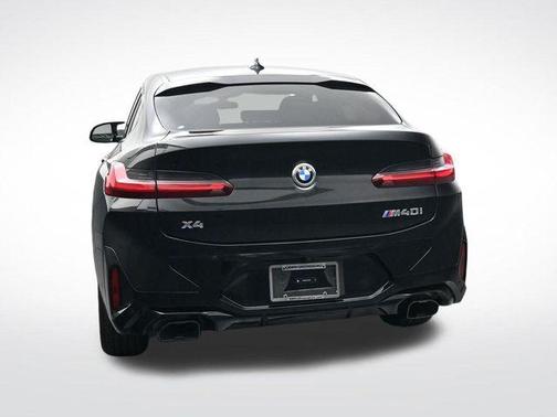 2024 BMW X4 M40i