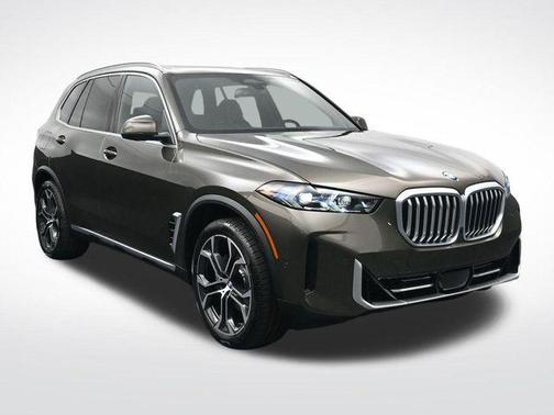 Manhattan Green Metallic 2026 BMW X5 xDrive40i