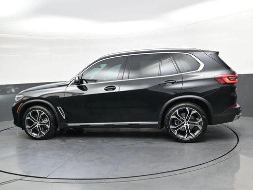 Black Sapphire Metallic 2022 BMW X5 xDrive40i
