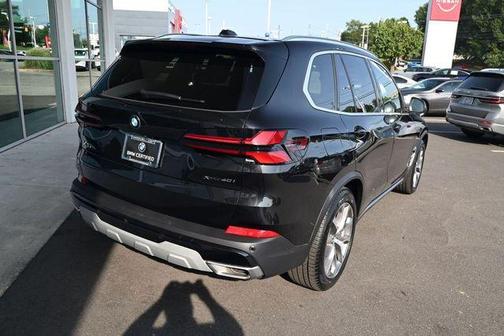 Black Sapphire Metallic 2024 BMW X5 xDrive40i