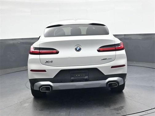 2025 BMW X4 xDrive30i