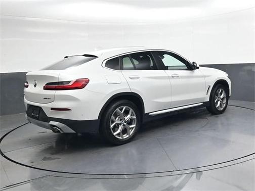 2025 BMW X4 xDrive30i