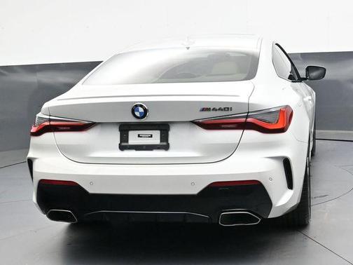 Mineral White Metallic 2022 BMW M440 i