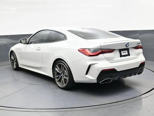 Mineral White Metallic 2022 BMW M440 i
