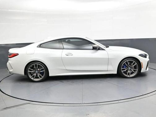 Mineral White Metallic 2022 BMW M440 i
