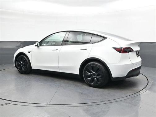 2025 Tesla Model Y Long Range