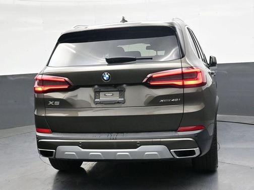 Manhattan Green Metallic 2021 BMW X5 xDrive40i