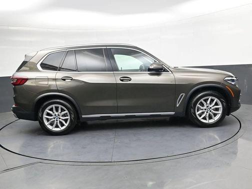Manhattan Green Metallic 2021 BMW X5 xDrive40i