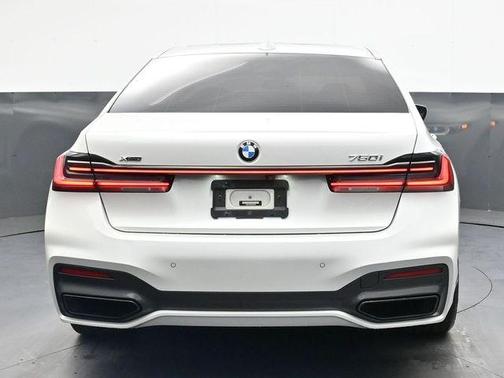 Mineral White Metallic 2022 BMW 750 i xDrive