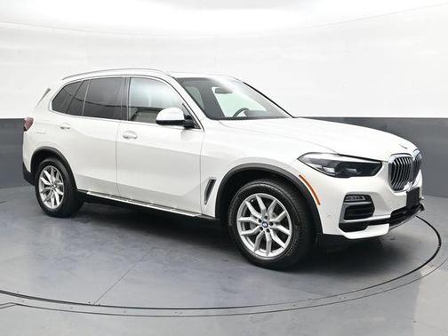 Mineral White Metallic 2019 BMW X5 xDrive40i