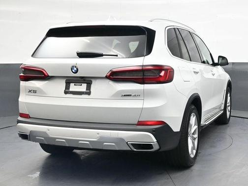Mineral White Metallic 2019 BMW X5 xDrive40i