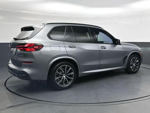 Skyscraper Gray Metallic 2024 BMW X5 M60i