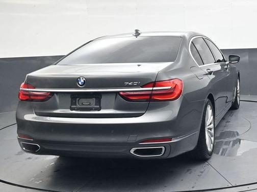 2018 BMW 740 i