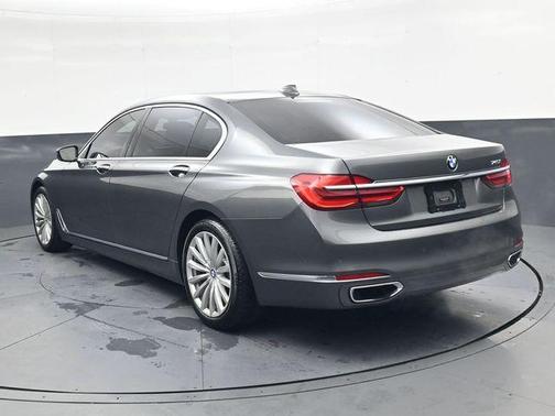 2018 BMW 740 i