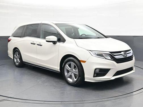 White 2018 Honda Odyssey EX-L