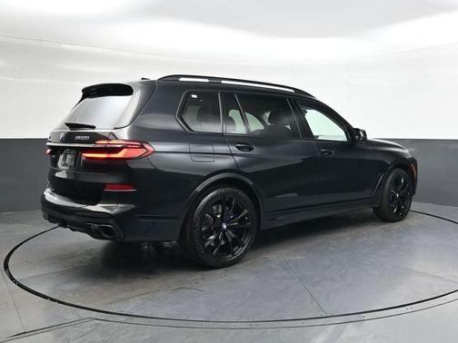 2024 BMW X7 M60i