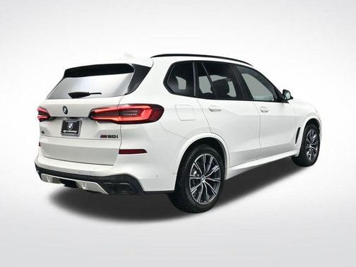 2021 BMW X5 M50i
