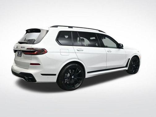 2026 BMW X7 M60i