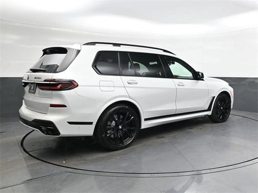 2026 BMW X7 M60i