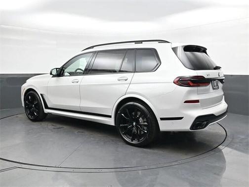 2026 BMW X7 M60i