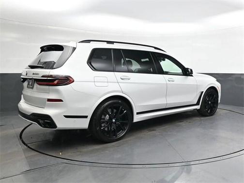 2026 BMW X7 M60i