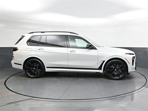 2026 BMW X7 M60i