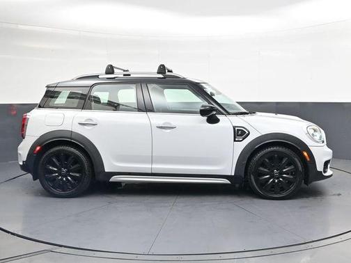 Light White 2020 MINI Countryman Cooper S
