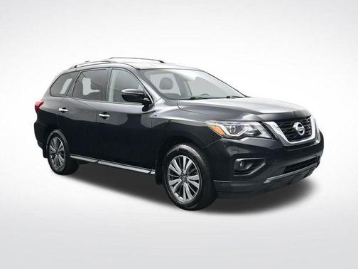 2020 Nissan Pathfinder SV