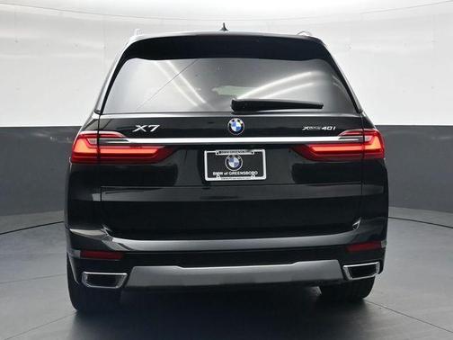 Black Sapphire Metallic 2020 BMW X7 xDrive40i