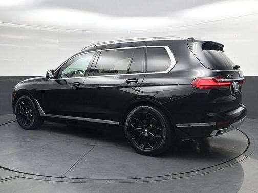 Black Sapphire Metallic 2020 BMW X7 xDrive40i