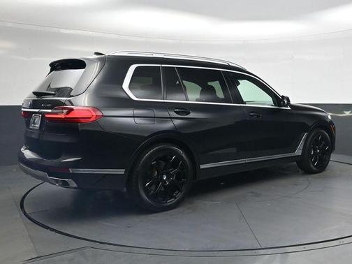 Black Sapphire Metallic 2020 BMW X7 xDrive40i